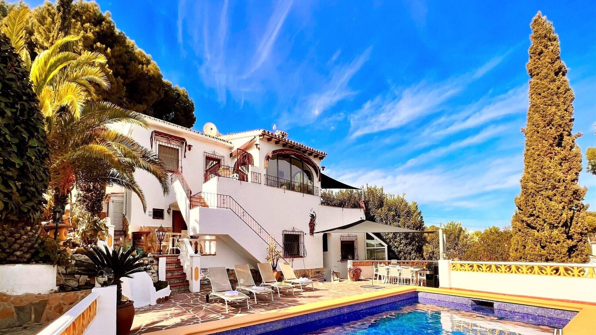 Pinar del Advocat Villa | VILLA CHRIS - Spectacular sea views