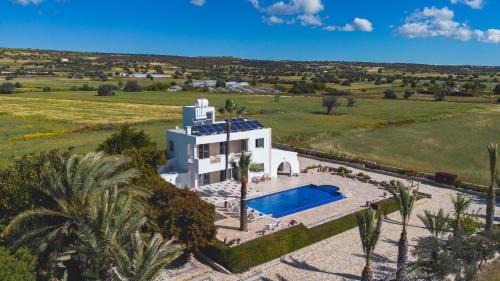 Agios Theodoros Villa | Villa Chrysta