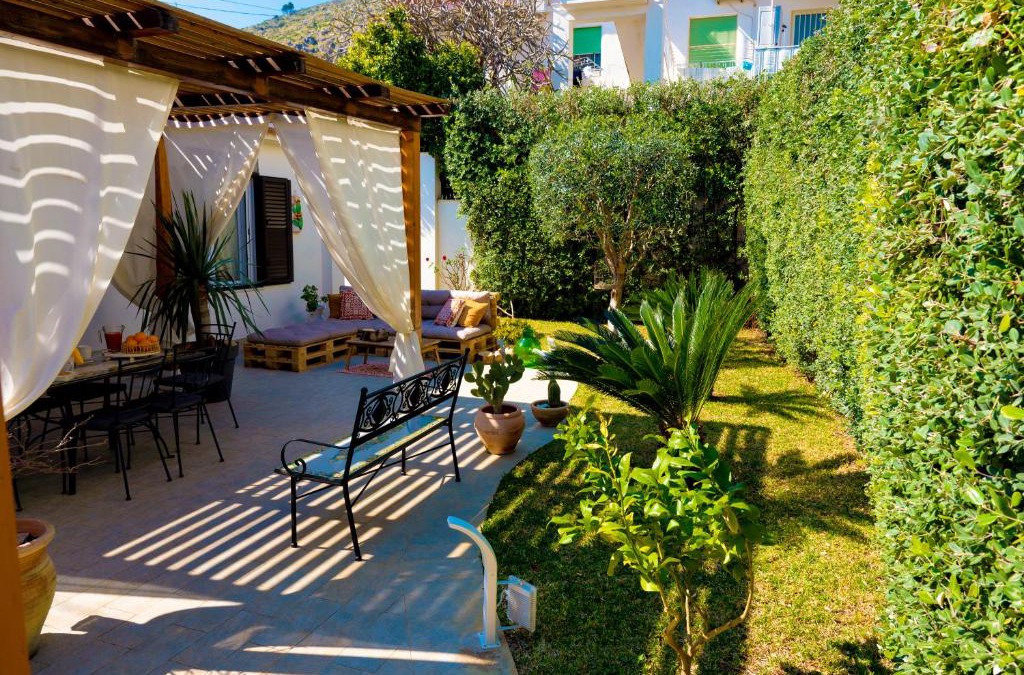 Mondello Apartment | Villa Cinzia-150 mt from the beach
