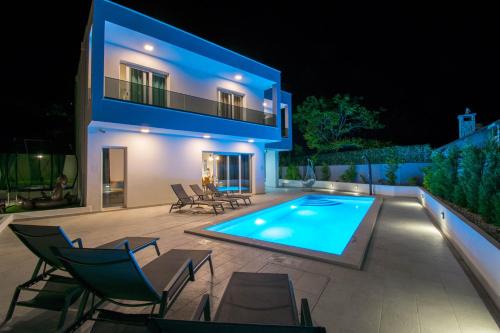 Bast Villa | Villa Cipa