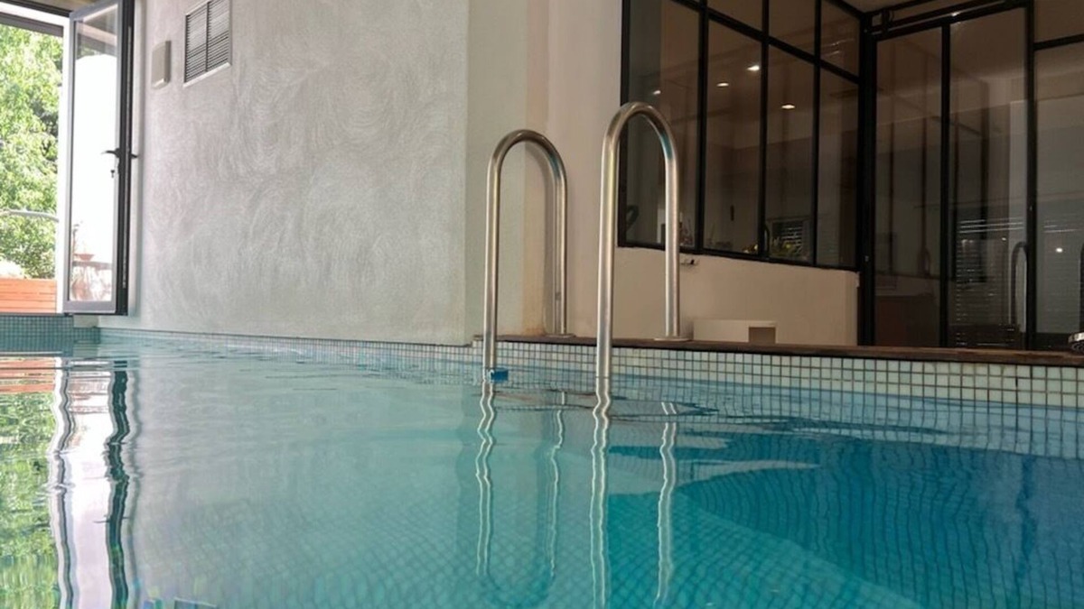 Mont Duplan Villa | VILLA CITY CENTER HEATED INDOOR POOL