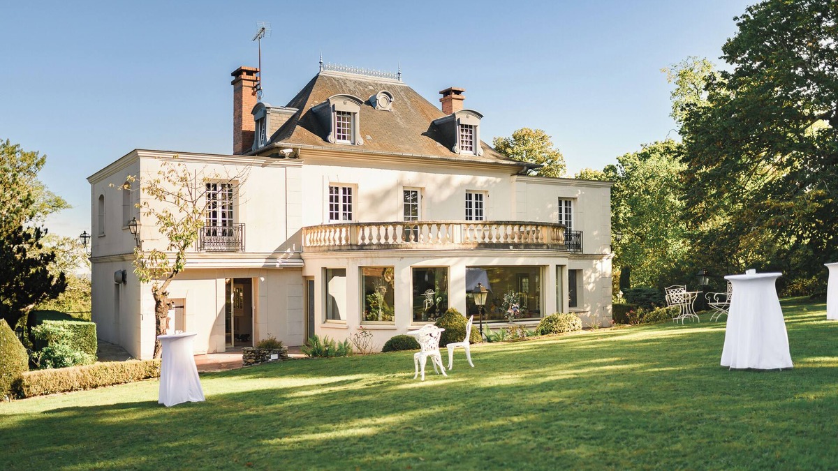 La Queue-les-Yvelines House | Villa Clairemaison – Luxury Estate 40 Minutes from Paris with pool, tennis & SPA