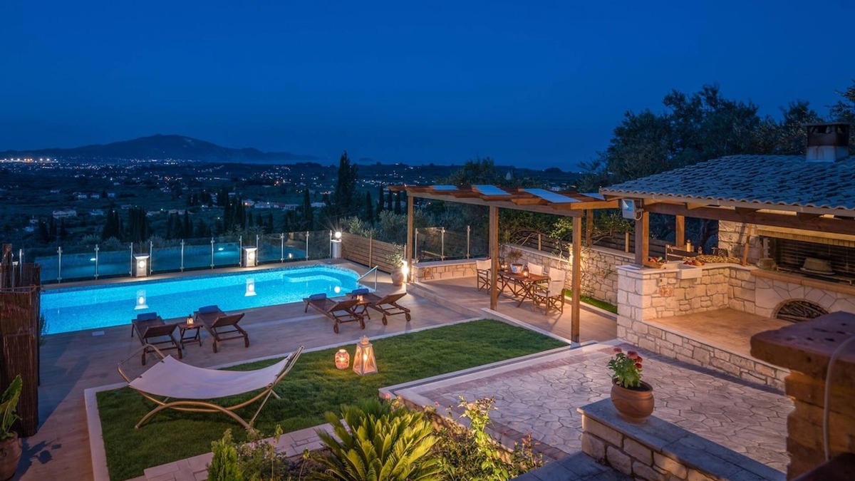 Mouzaki Villa | Villa Clairy 3-Bedroom Villa with Private Pool