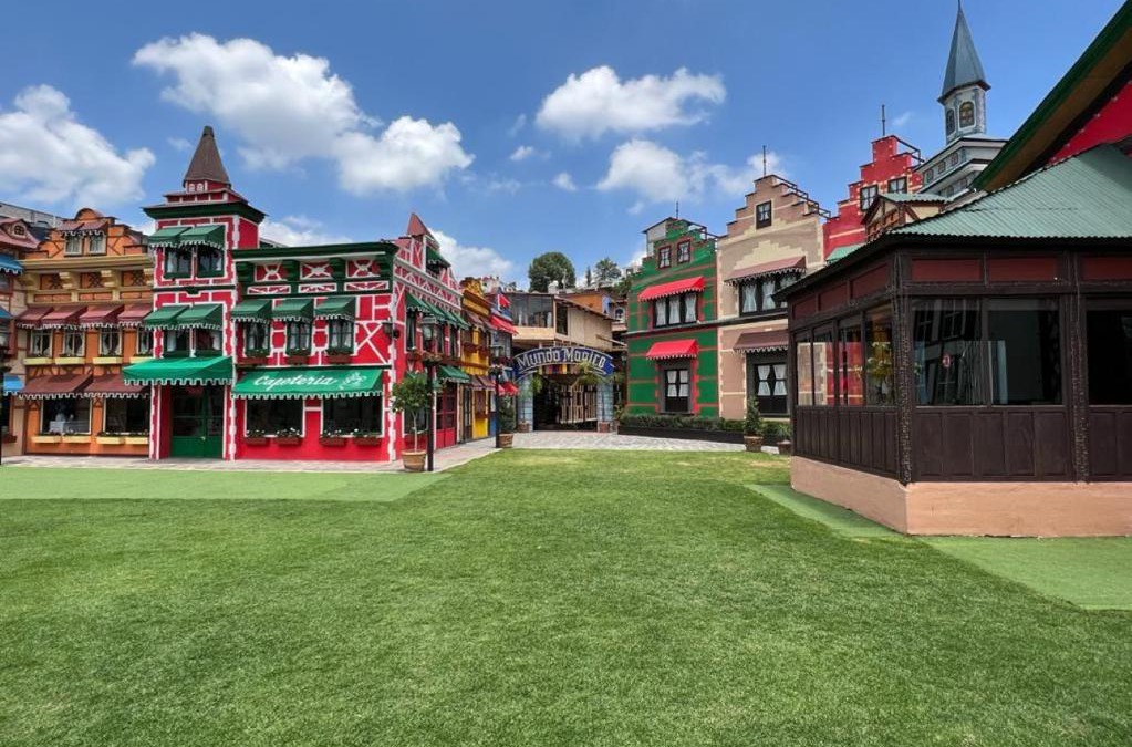 El Oro Hotel | Villa Claus Inn