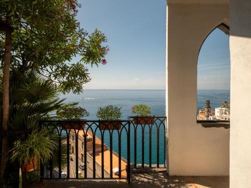 Castiglione House | Villa Cliff House - Le Sea House