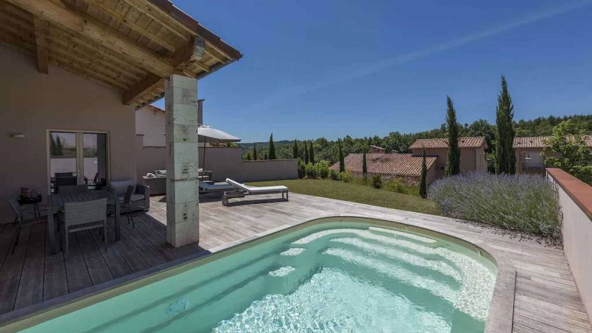 Castelnau-de-Montmiral Villa | Villa Corduriès - air conditioning & heated swimming pool in the castle grounds - III