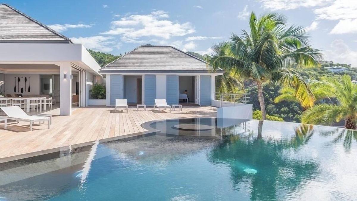 Barriere des Quatres Vents Villa | Villa Coco | Beach View - Located in Beautiful Lorient Beach with Private Pool