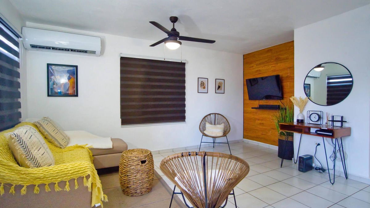 Islote House | Villa Colon near beach and Top Attractions, Wi-Fi