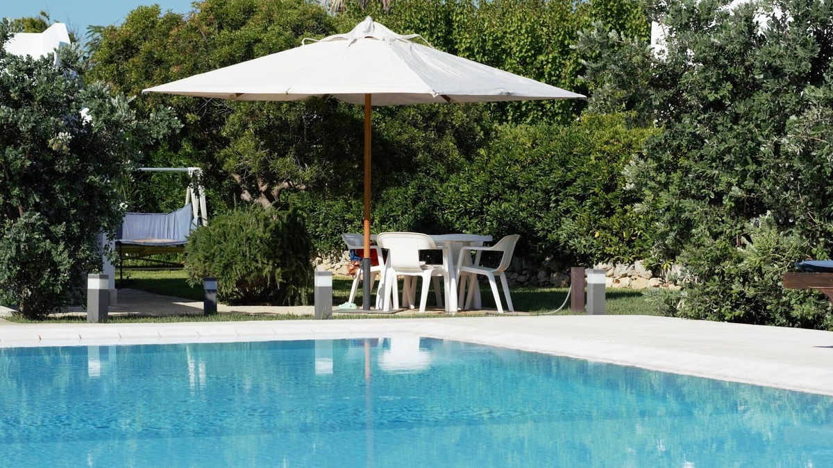 Rosa Marina Villa | Villa con piscina a sfioro, a 100 metri dal mare di Rosa Marina di Ostuni.