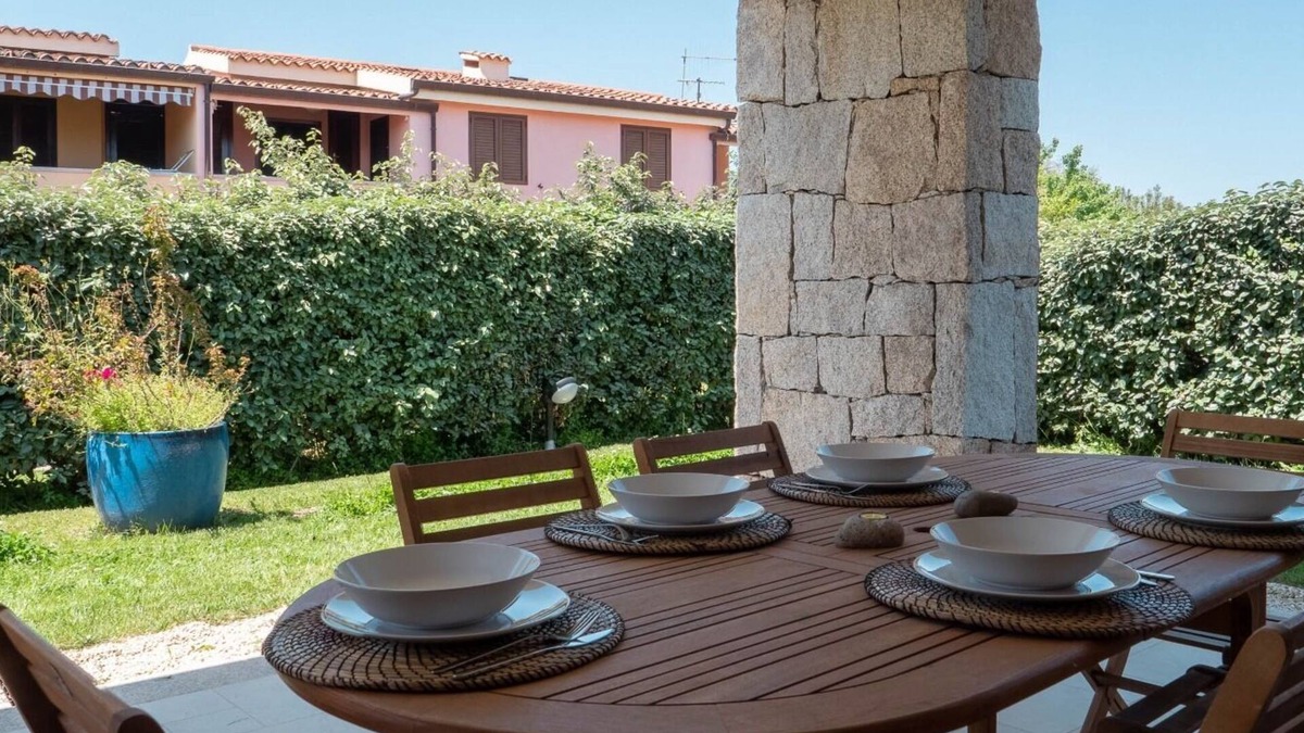 San Teodoro City Centre Cabin | Villa condominium pool 600mt from the Cinta
