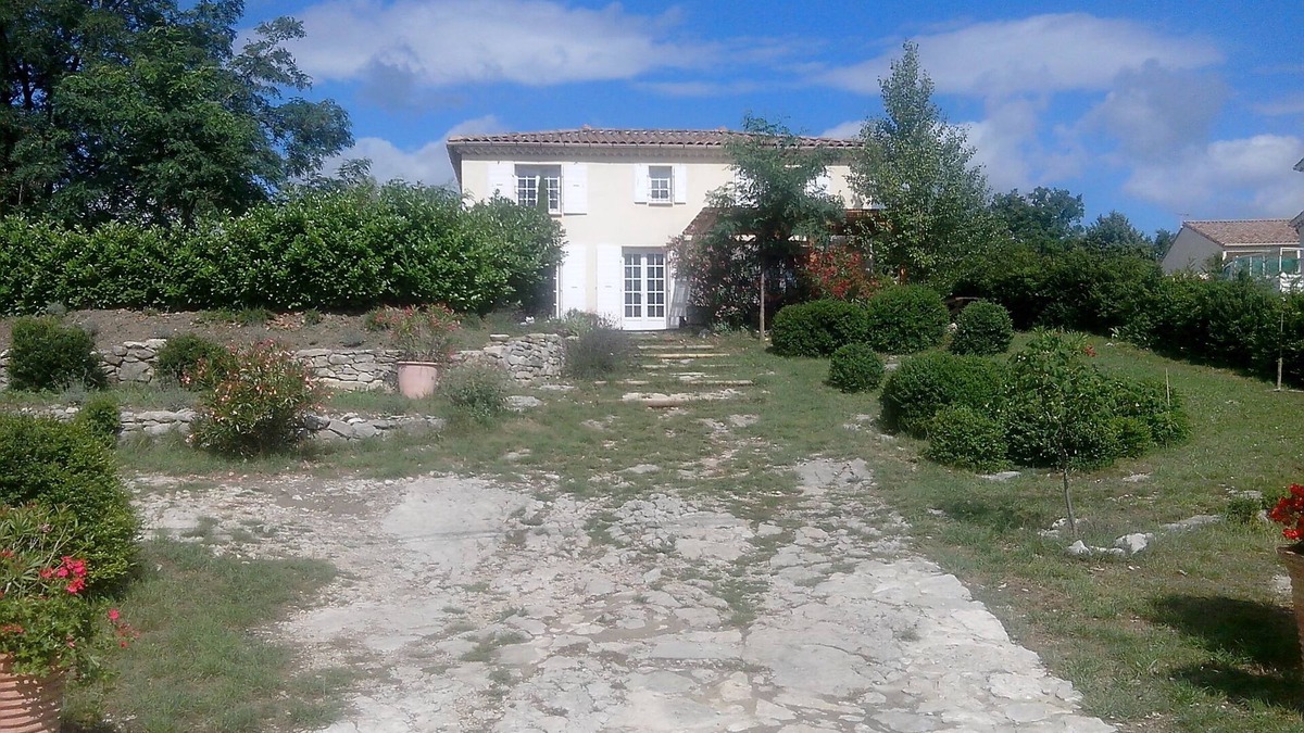 Lussas House | Villa Confort Avec Piscine - 6 Personnes - 2 sdb
