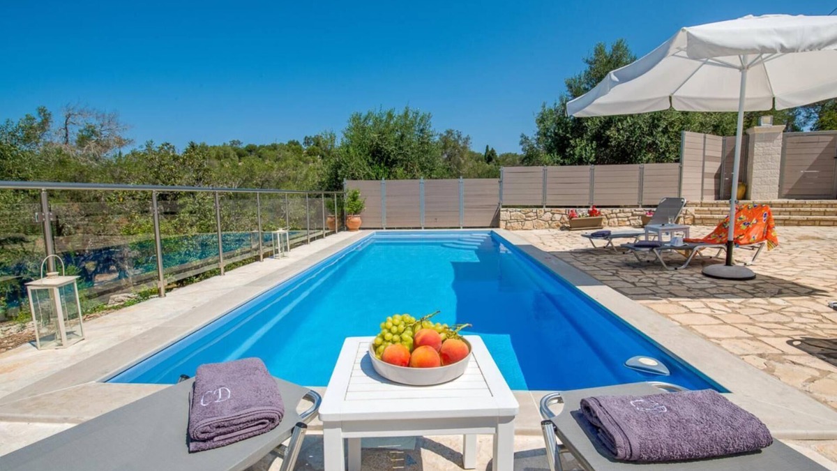 Rantatika Villa | Villa Constadina Large Private Pool, A/C, WiFi