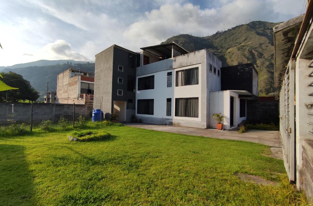 Banos de Agua Santa Villa | Villa Cosmopolita