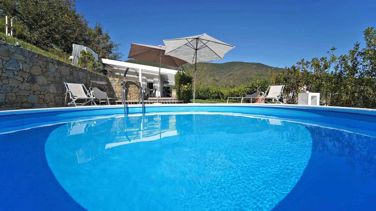 Beverino House | VILLA COSTA 5pax, charming cottage with private pool, A/C, BBQ near Cinque Terre