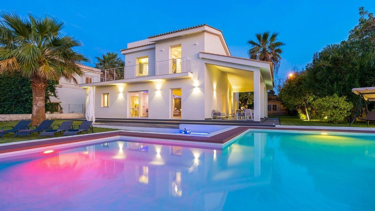 Syracuse Villa | Villa Costiera - Four Bedroom Villa, Sleeps 8
