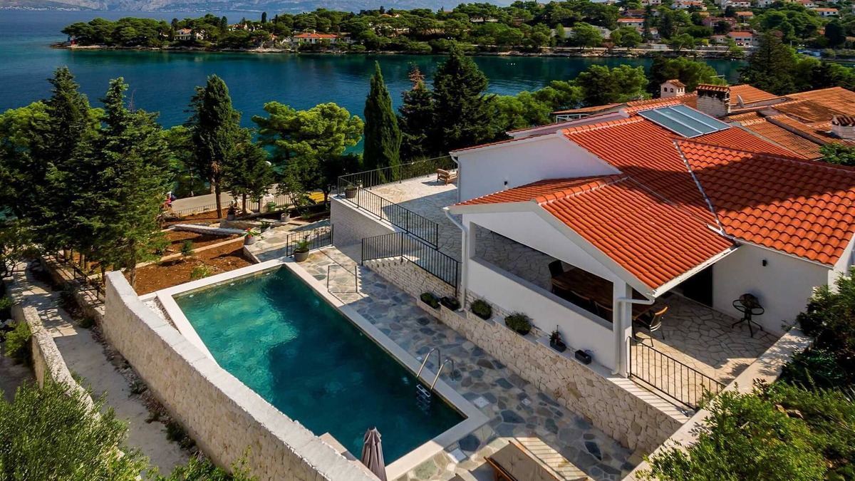 Splitska Villa | Villa Creativa with Heated Pool