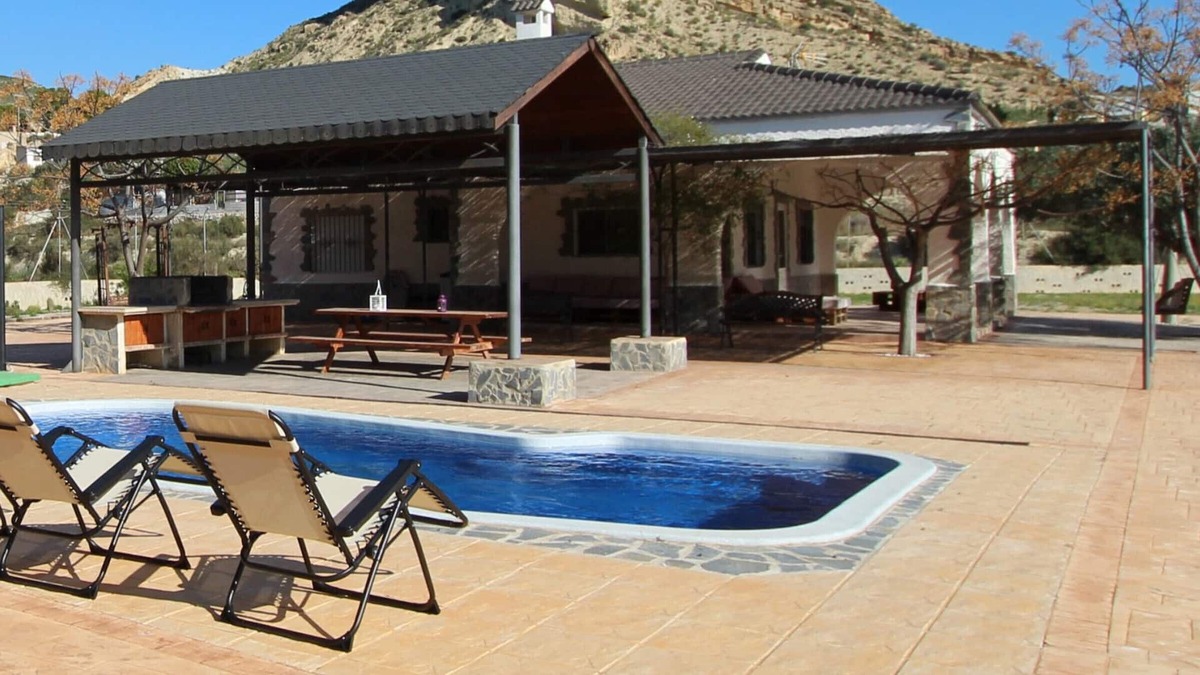 Crevillente Villa | Villa Crevillent, 3 bedrooms, 7 persons