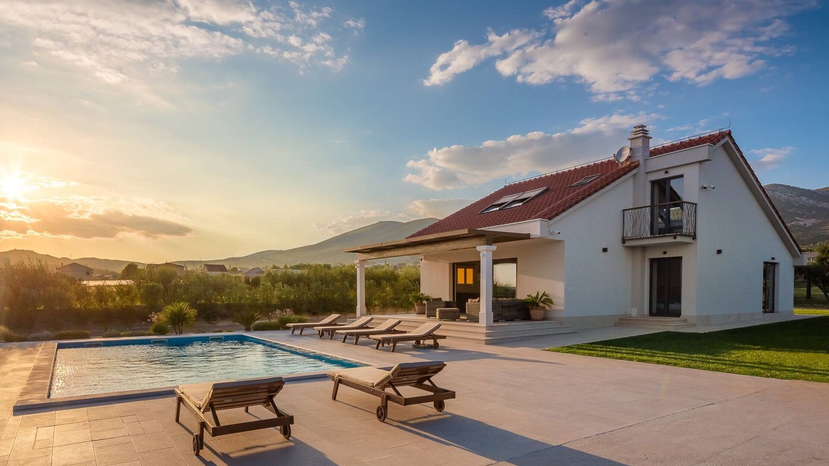 Rudine Villa | Villa Cvita with big pool near Split and Trogir