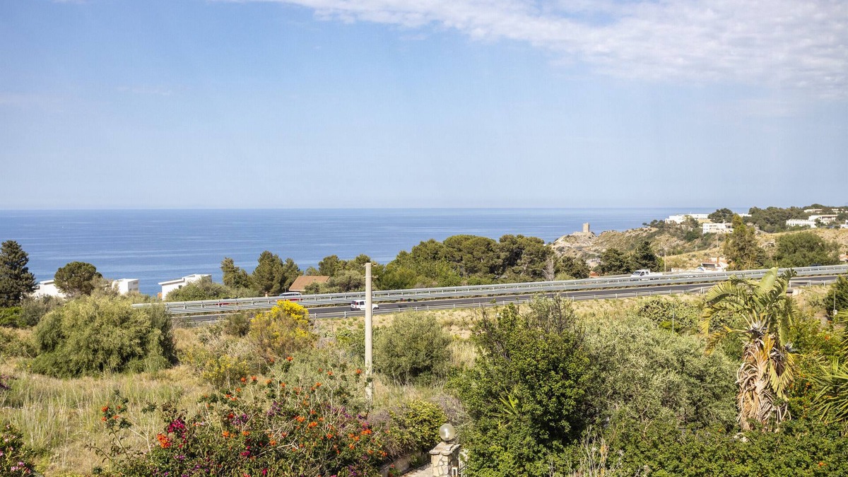 Bagheria House | Villa Cycas with Wi-Fi and free parking