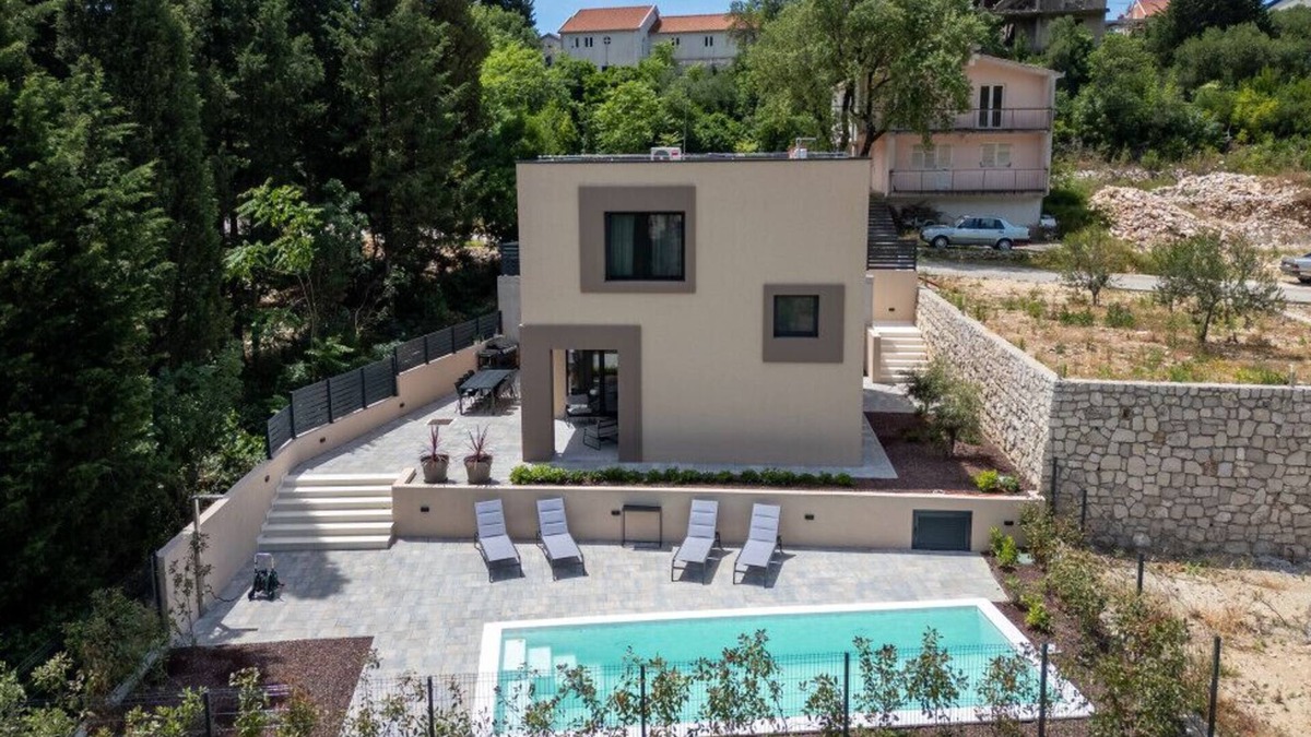 Kremena Villa | Villa D Cube by Villas Guide