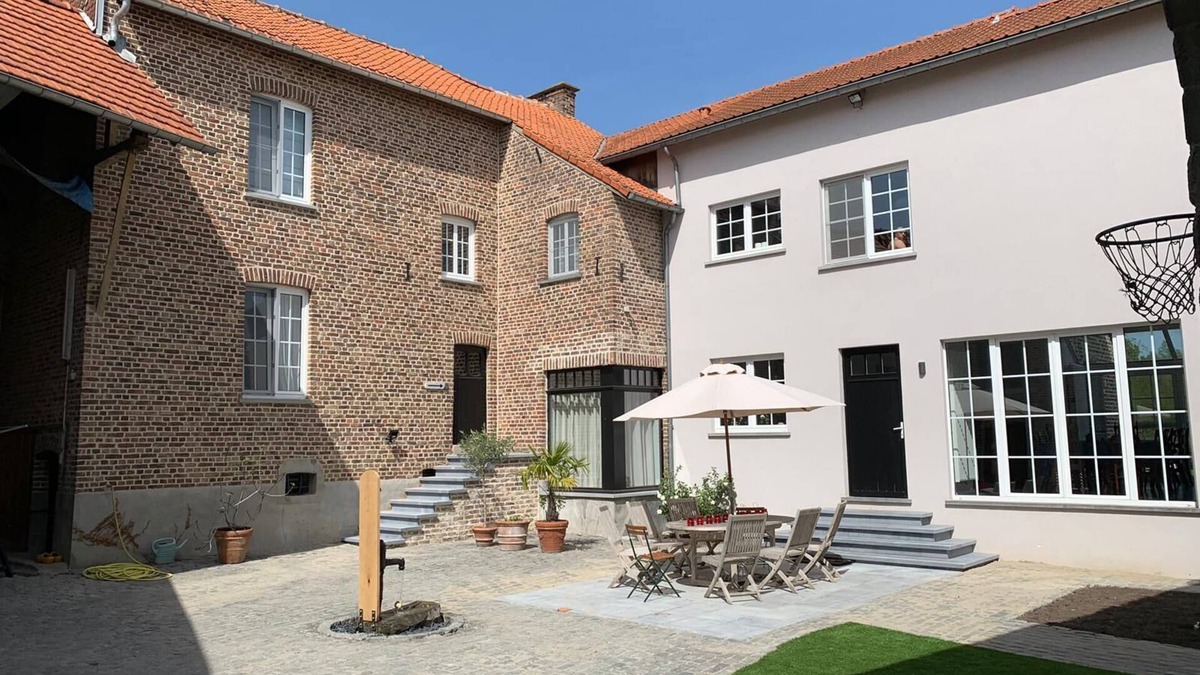 Heers Villa | Villa Daelhoeve with Pool & Sauna & Hottub