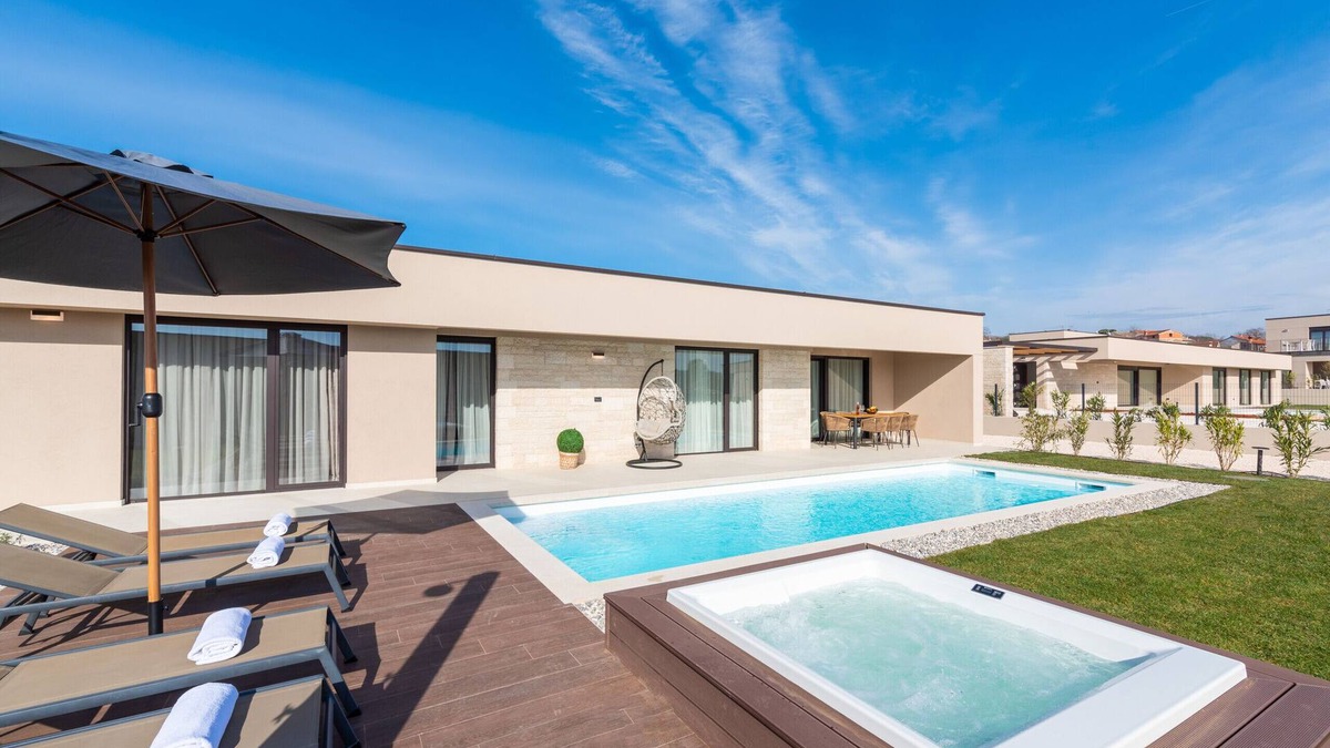 Labinci Villa | Villa Daleo by Villas Guide