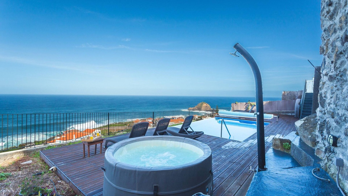 Porto Moniz Villa | Villa das Escaleiras by Atlantic Holiday