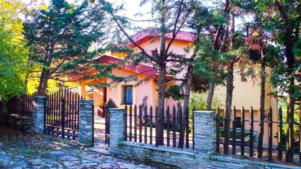 Veroia House | Villa de Calma. a natural health resort in a peaceful and friendly village.