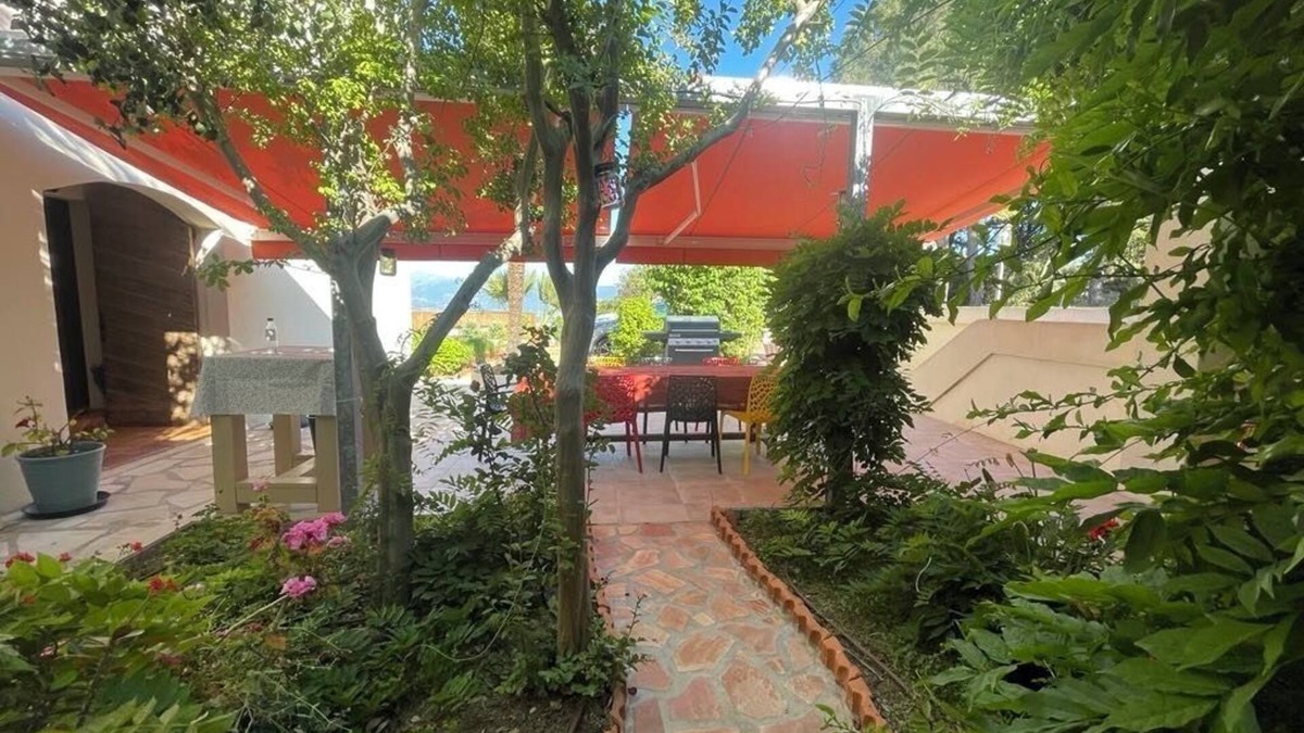 Ajaccio Villa | Villa de Charme Climatisée Avec Piscine Pour des Vacances Familiales, Entre Amis