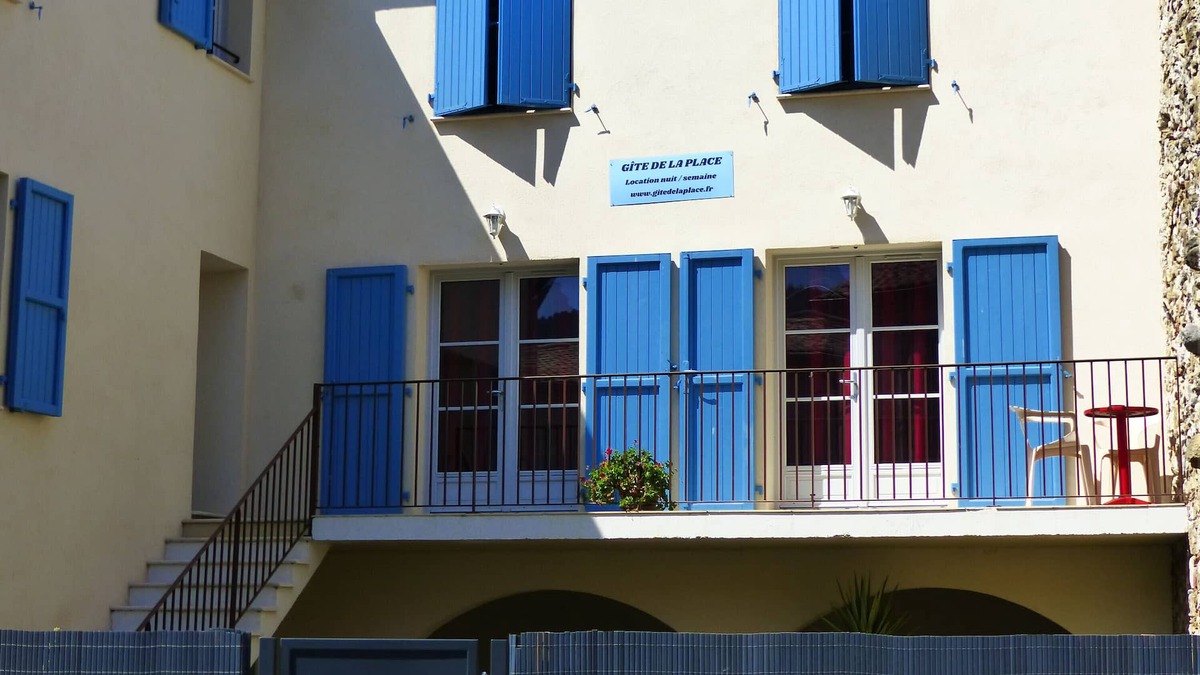 La Palud-sur-Verdon House | Villa 'De La Place' with Private Terrace, Wi-Fi and Air Conditioning