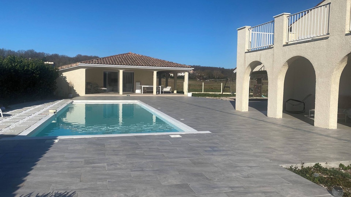 Aussonne House | Villa de Lidia - between friends-family-colleges, near MEETT/pool/parking/Clim