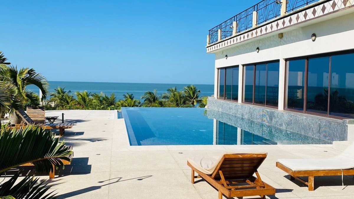 Cap Skirring Villa | Villa de luxe 3 CH, jardin tropical, bord de plage et piscine commune