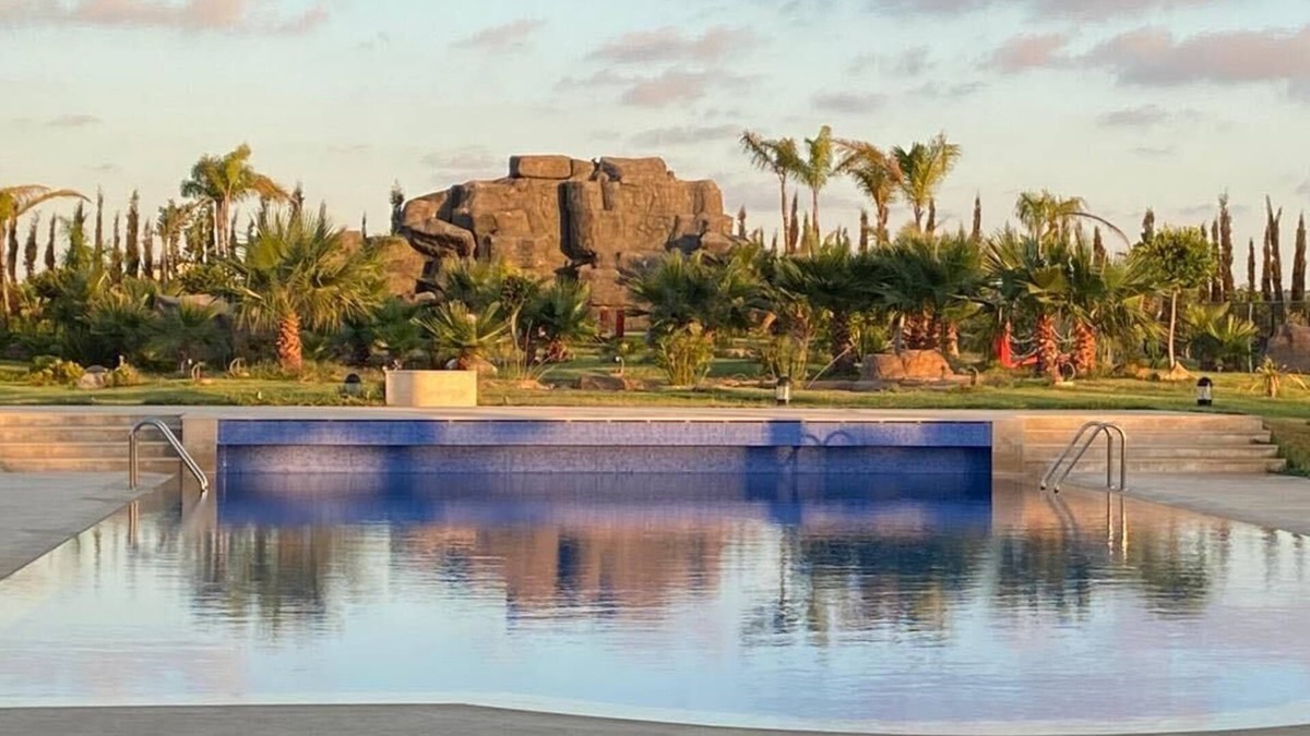 Bouznika Villa | Villa de Luxe Avec Piscine et Cascade en Pension Complete