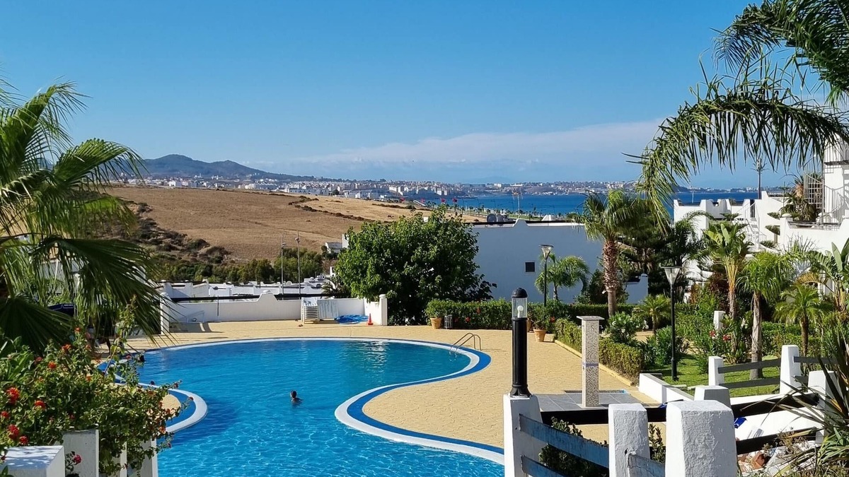Fnideq Villa | Villa de Luxe Avec un Jardin Privé et Piscines et à 5 Minutes de la Plage !