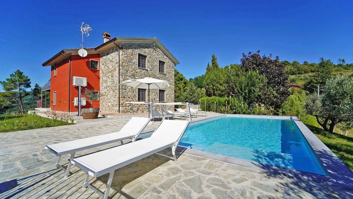 Sarzana Villa | VILLA DEA A/C Large Pool BBQ Kids Play Area Gym Sauna BVolley near Cinque Terre