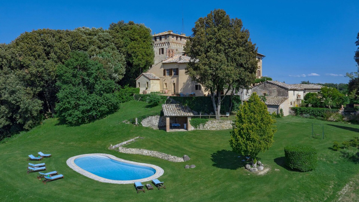 Buonconvento Villa | VILLA DEL PARCO - Eight Bedroom Villa, Sleeps 22