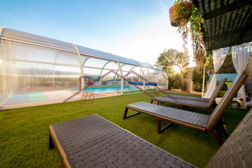 Mentrida House | Villa del sol - piscina climatizada