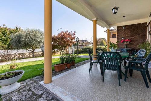 Marmirolo House | Villa Del Sole