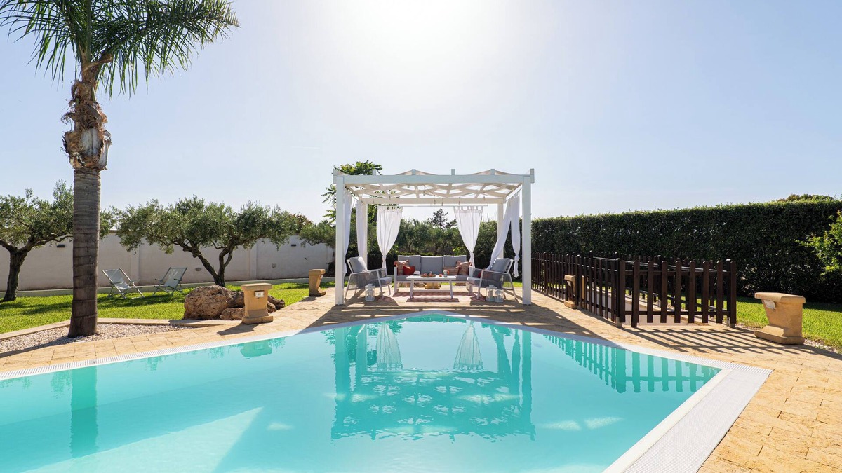 Arini Villa | Villa del Tufo - Five Bedroom Villa, Sleeps 12