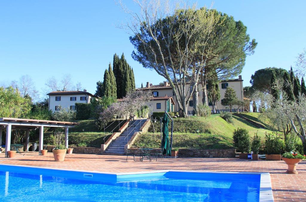 Lari Hotel | Villa Delia Hotel and Cooking School