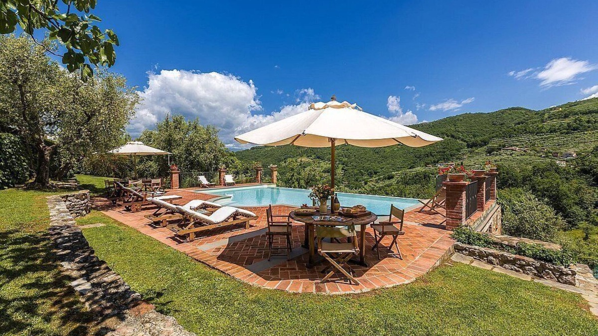 Monsummano Terme Villa | Villa Deliziosa: A characteristic and welcoming two-story age-old farm house surrounded by the greenery, with Free WI-FI.