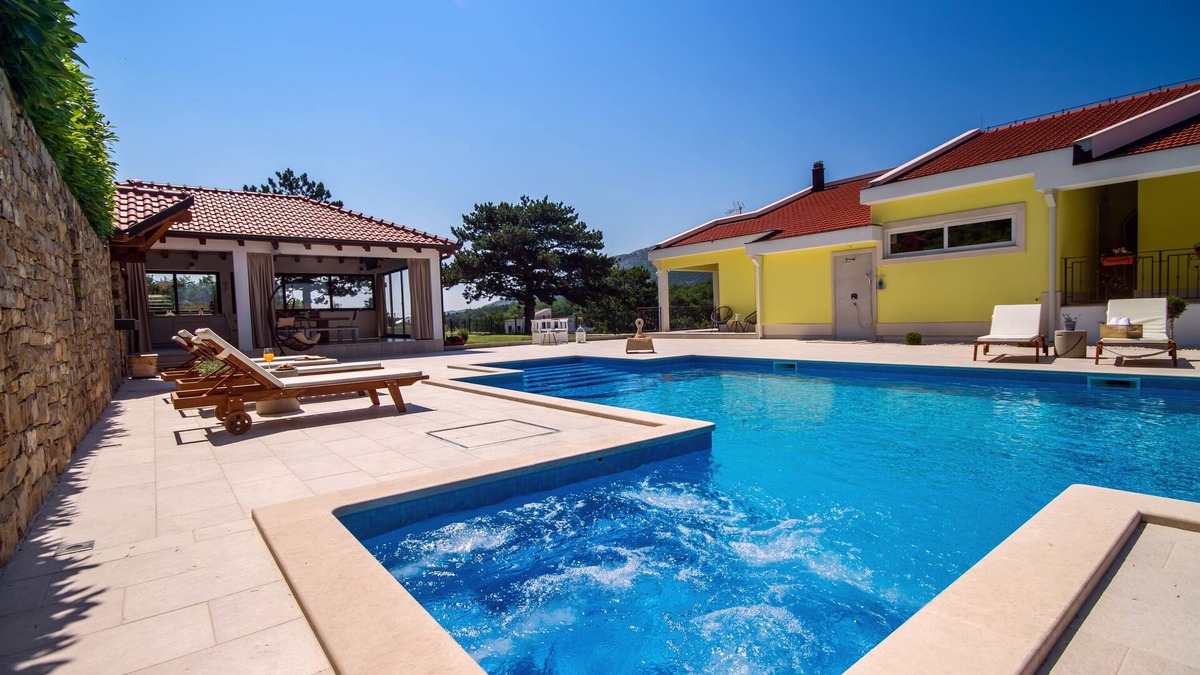 Tugare Villa | VILLA DELMATI with tennis court, swimming pool with whirlpool, 5 bedrooms