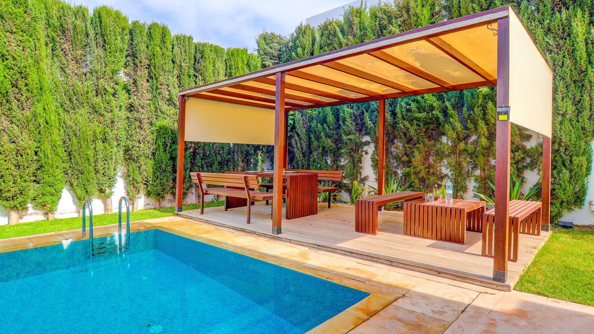 Tamrhakht Villa | Villa-Deluxe-Mobility bath-Pool view