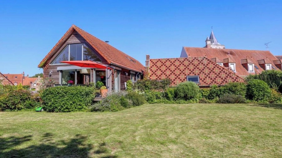 Ardres Villa | Villa des Remparts - 15/25 min from the Opal Coast beaches - 15 pers - Garden 2500m2