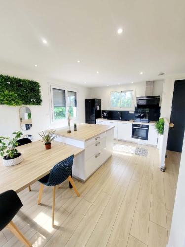 Brens Villa | Villa design jacuzzi et clim