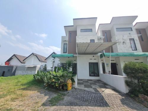 Dinoyo Villa | Villa di Karangploso Malang