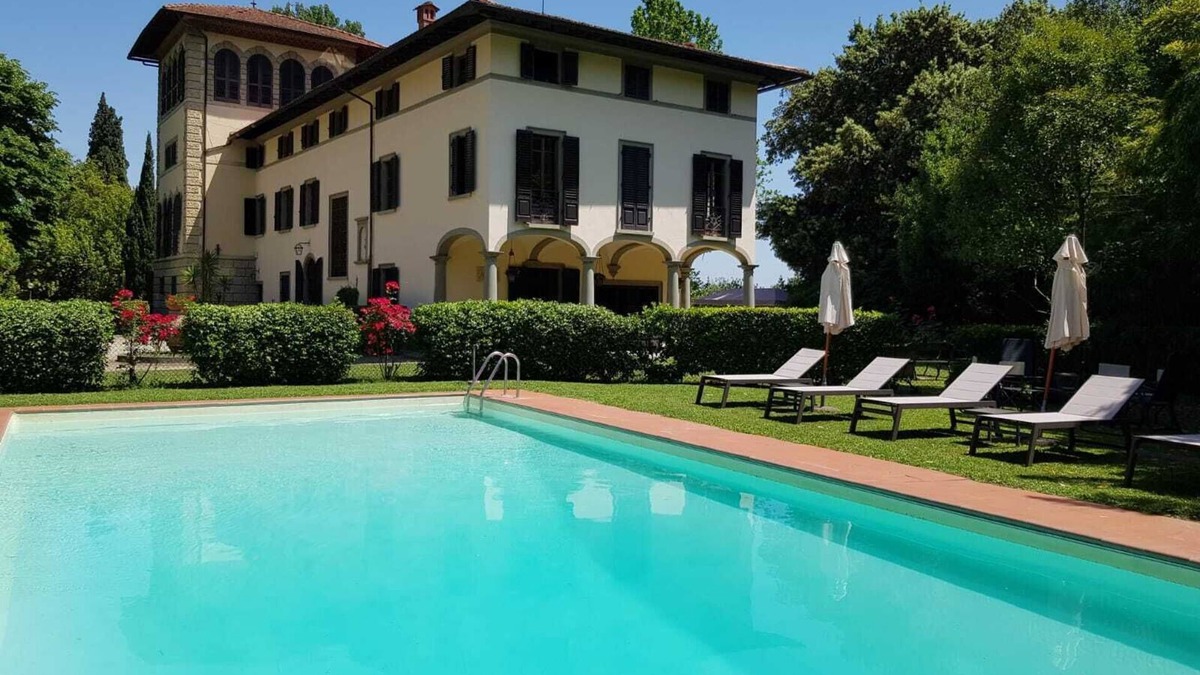 Quarrata Villa | Villa di Lucciano - Authentic & Luxurious Estate