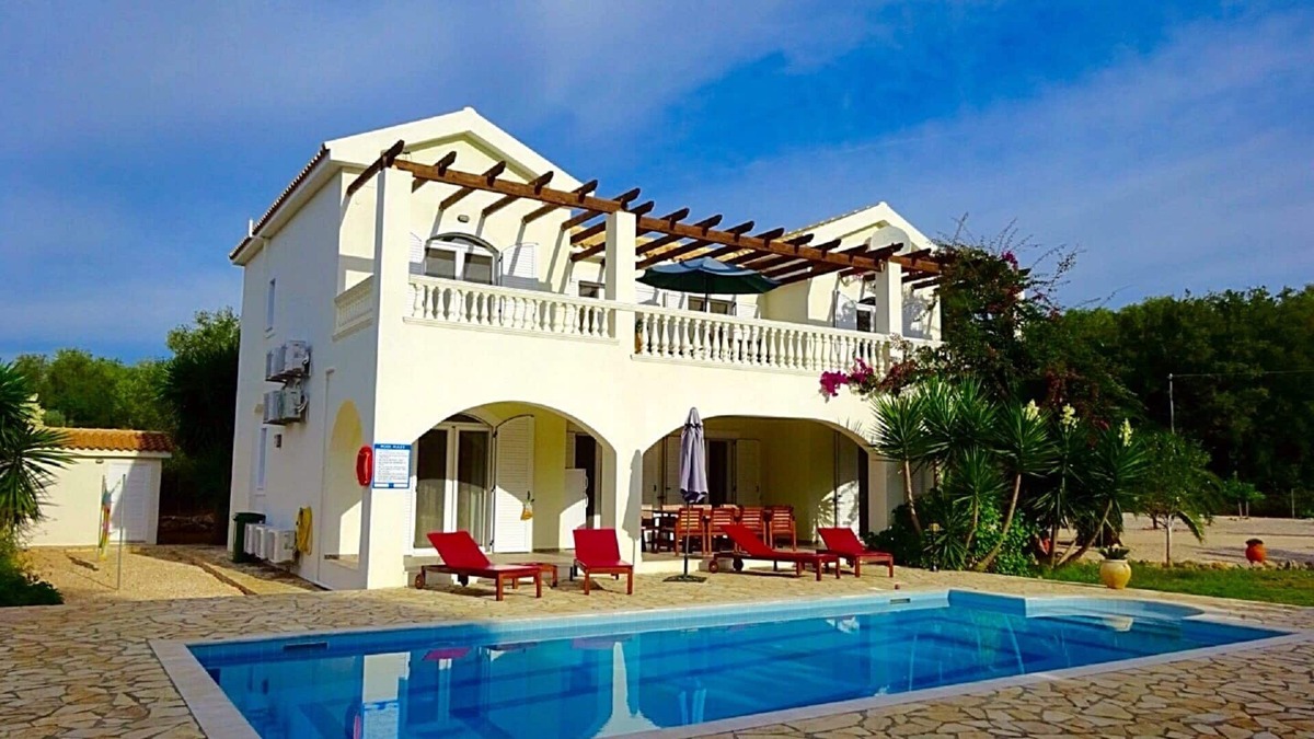 Kerameies Villa | Villa Diana Kefalonia in Idyllic Countryside Setting with Large Private Pool.