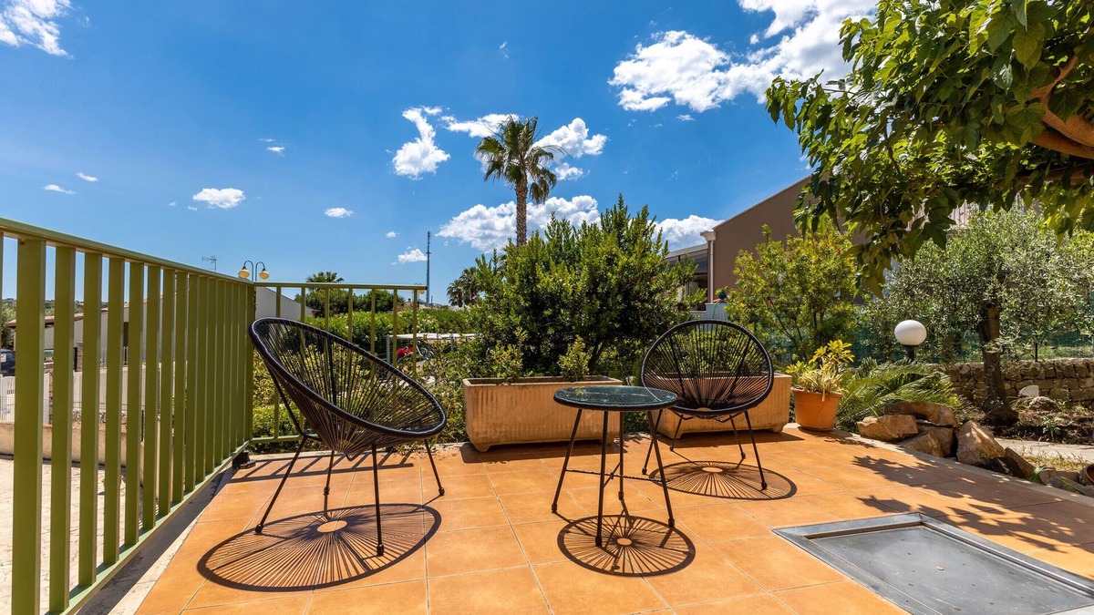 Pozzallo Villa | Villa 'Distefano' with Private Terrace, Wi-Fi and Air Conditioning
