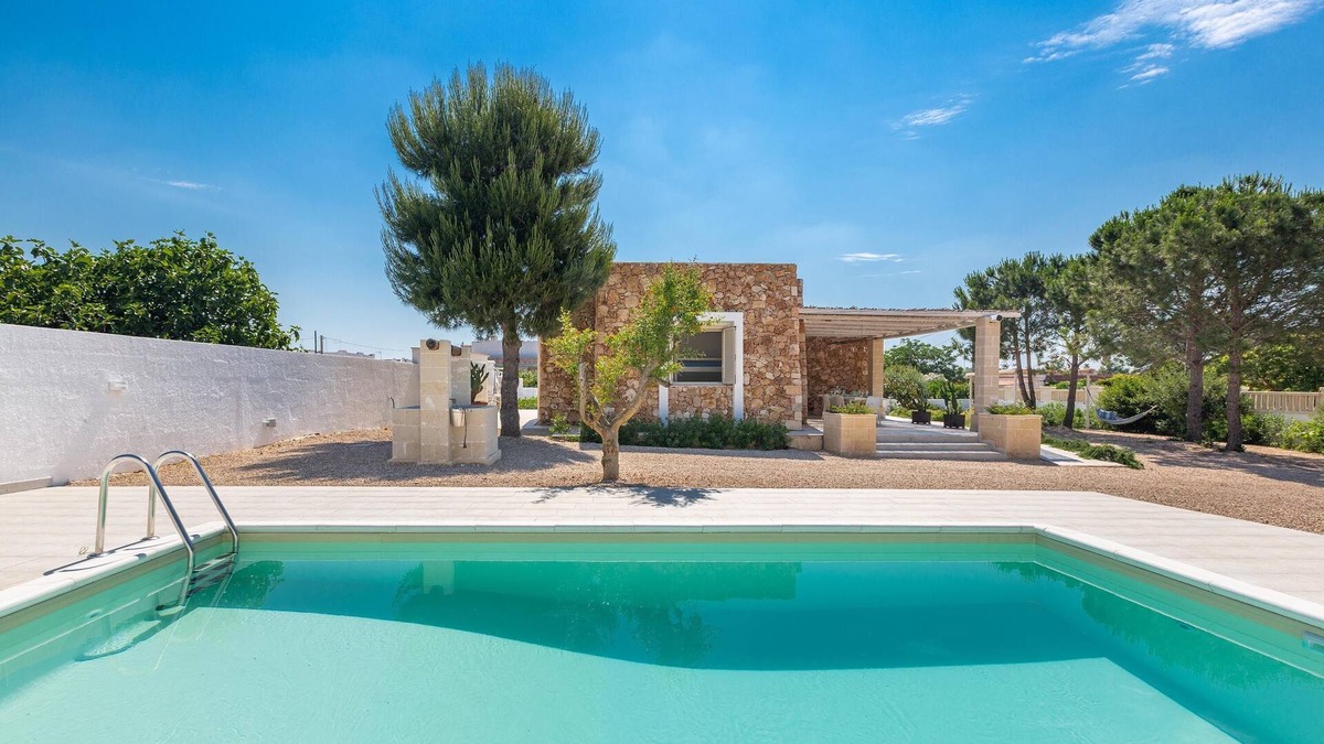 San Pietro in Bevagna Villa | Villa Dora by Perle di Puglia